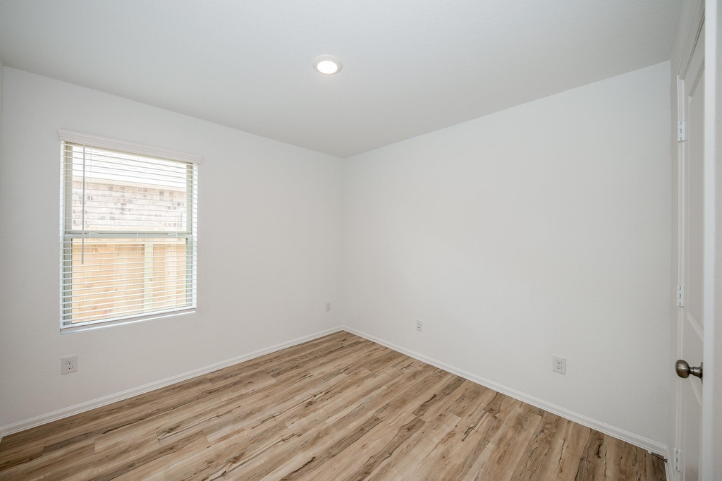 140 Austin Street - Photo 18