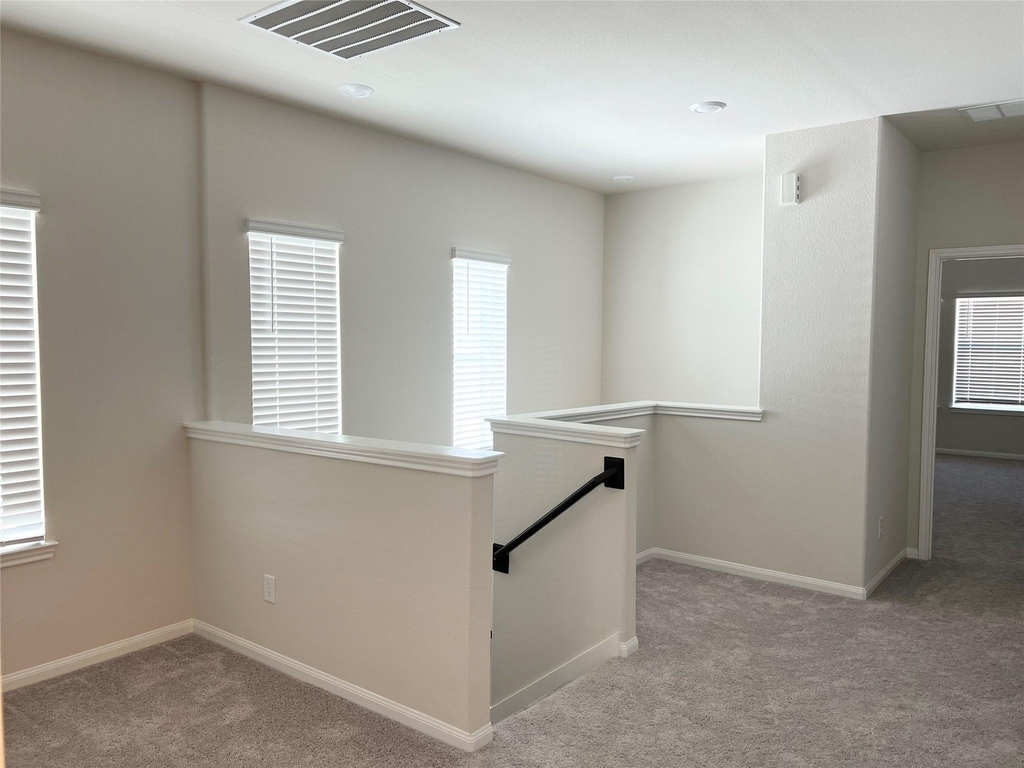 705 Seabreeze Drive - Photo 7