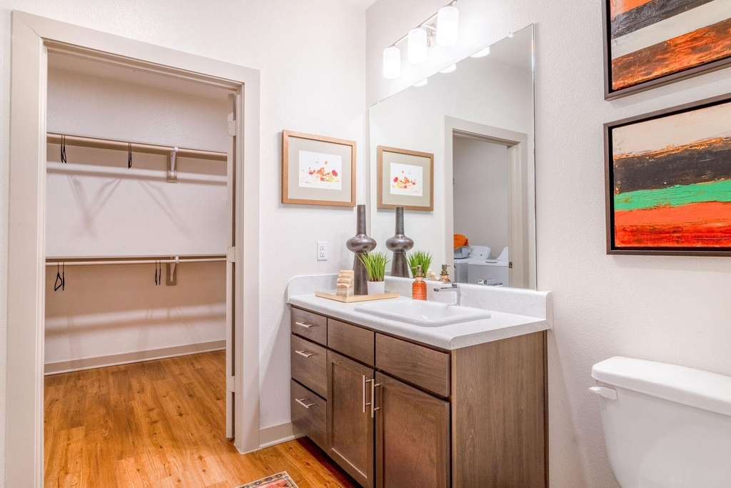 13939 Hillcroft Avenue - Photo 5