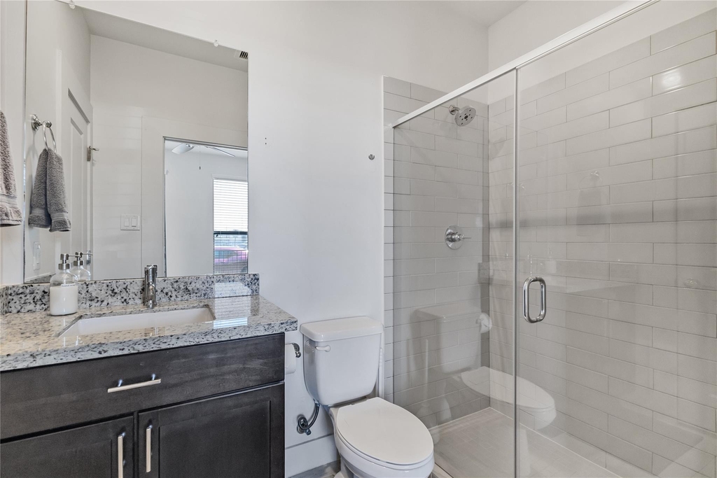 2114 Sabine Street - Photo 3
