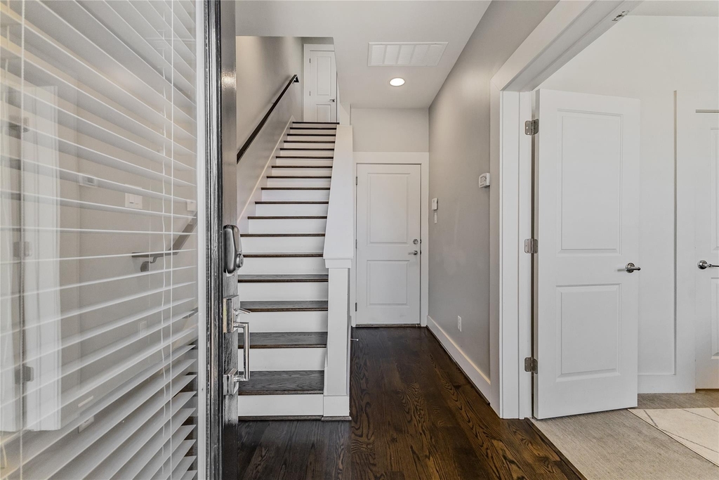 2114 Sabine Street - Photo 1