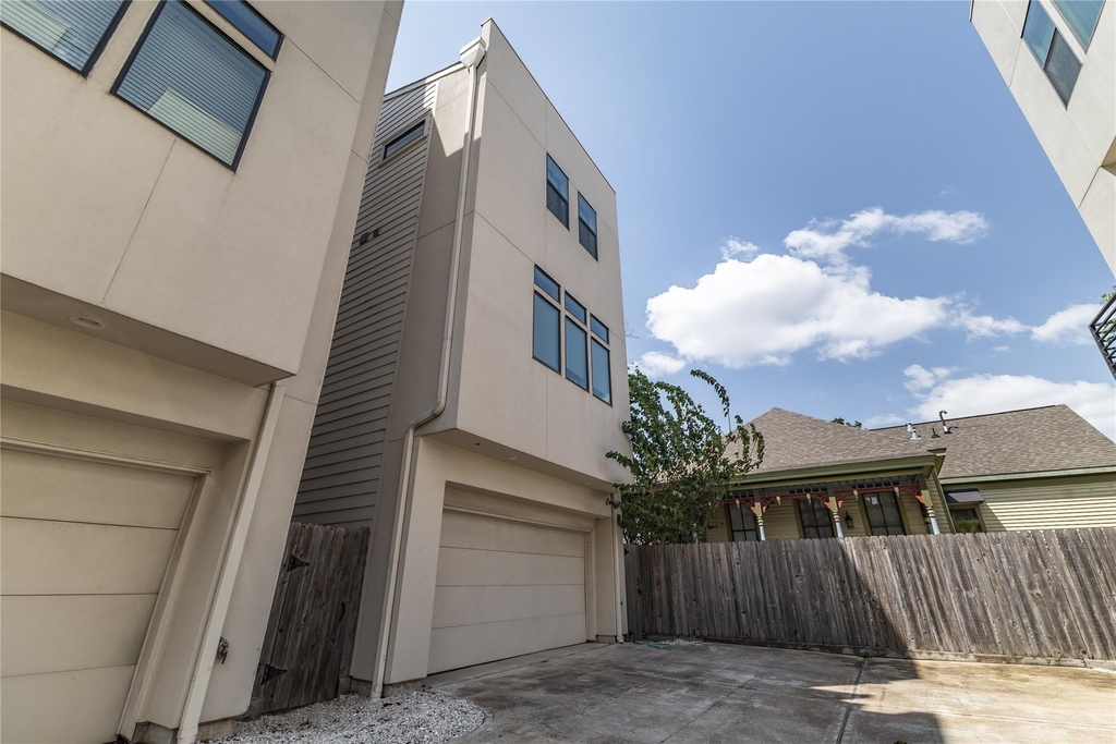 2114 Sabine Street - Photo 19