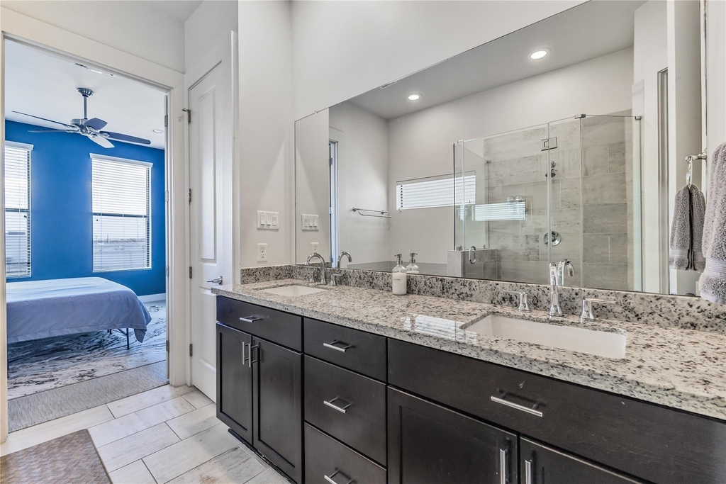 2114 Sabine Street - Photo 14