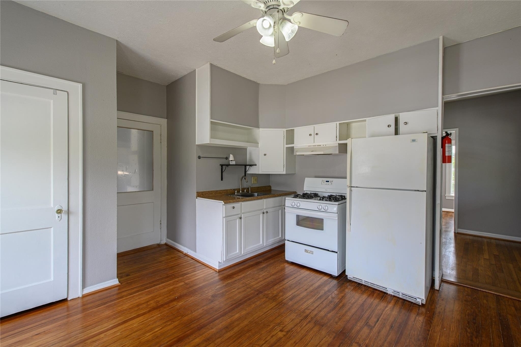4620 Clay - Photo 4