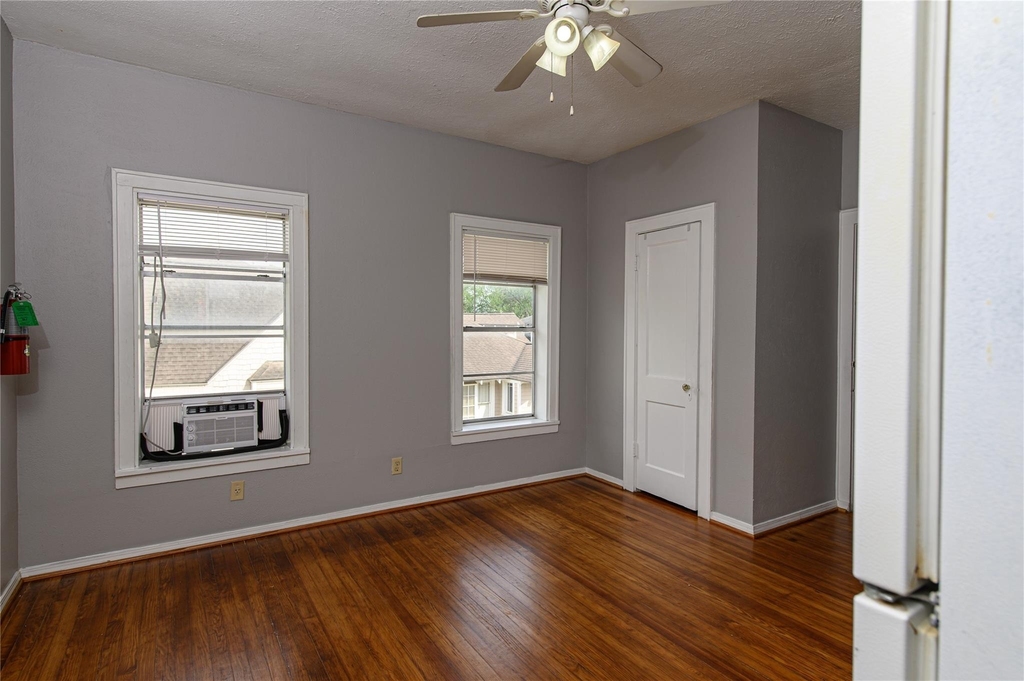 4620 Clay - Photo 2