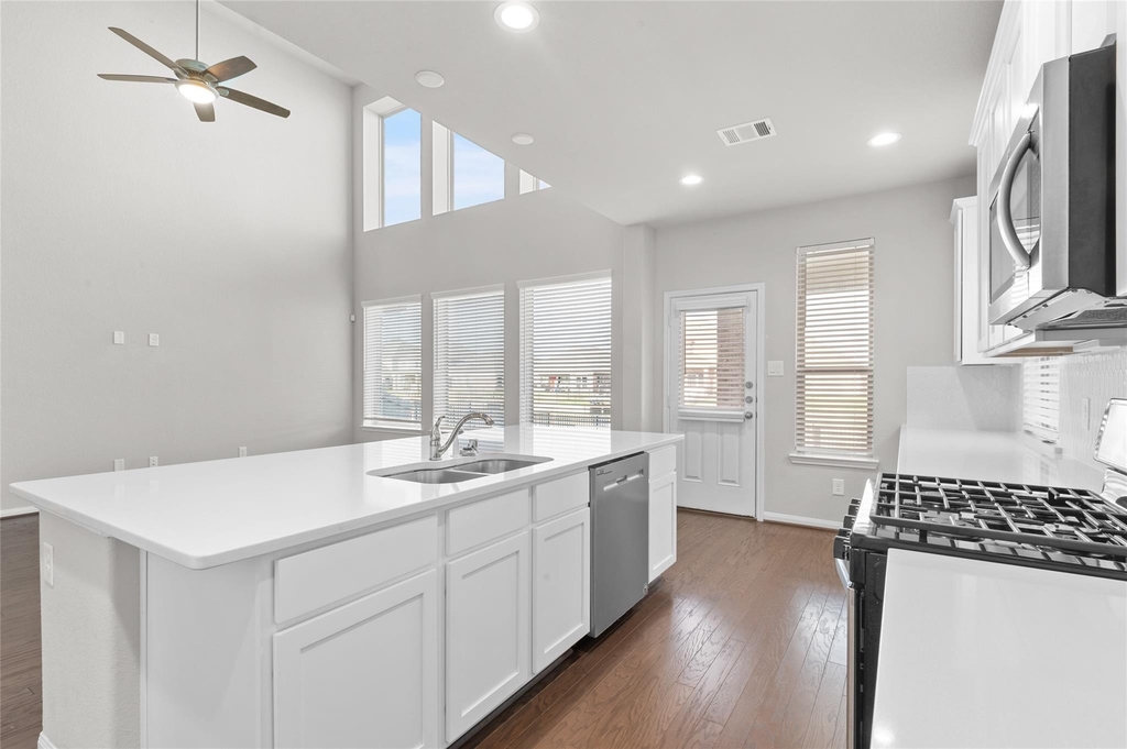 29650 Kynndal Shore Drive - Photo 9