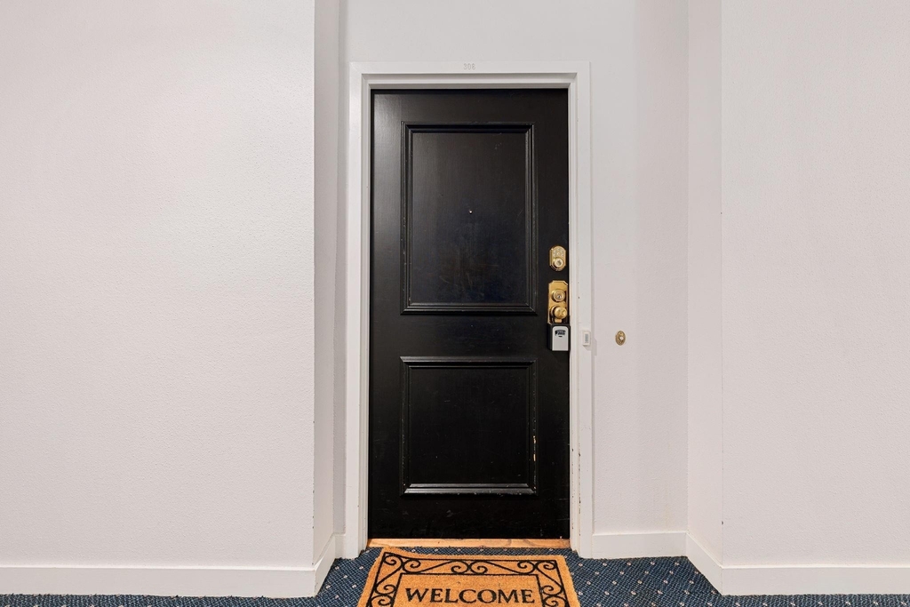 2333 Bering Drive - Photo 4