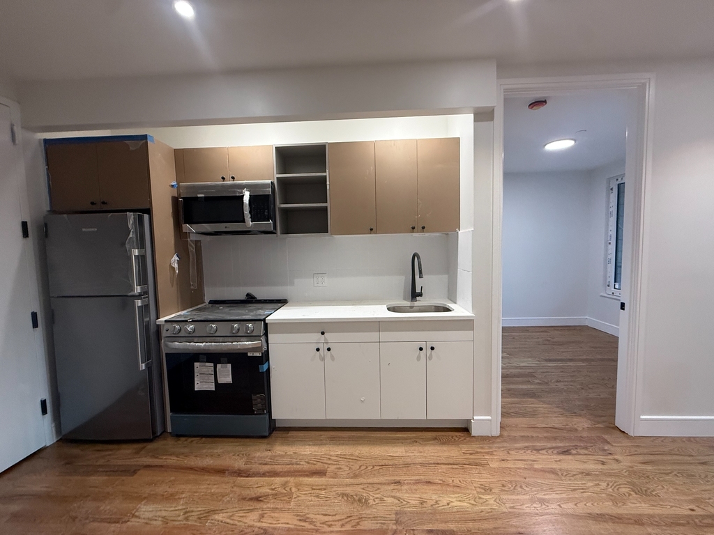 997 Rogers Avenue - Photo 3