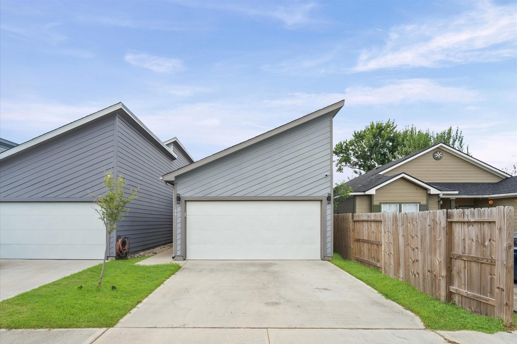 10017 Morocco Road - Photo 1