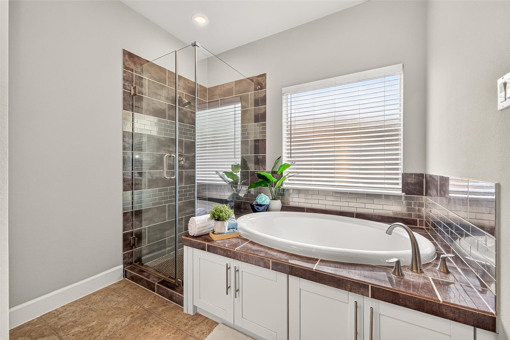 923 Saginaw Bay Court - Photo 18