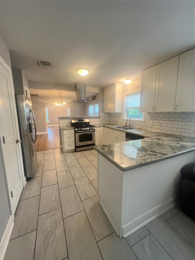 410 E Humble Street - Photo 5