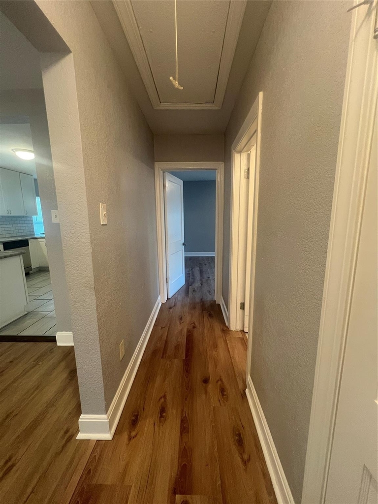 410 E Humble Street - Photo 8