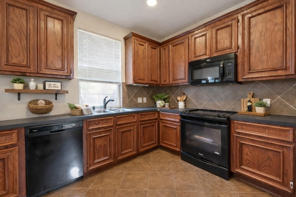 16526 Pentonshire Lane - Photo 3