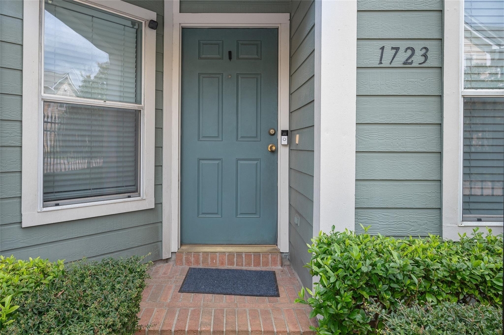1723 Redwing Haven Drive - Photo 1
