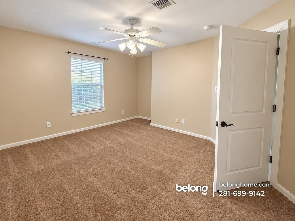 219 West 27th St - Photo 5
