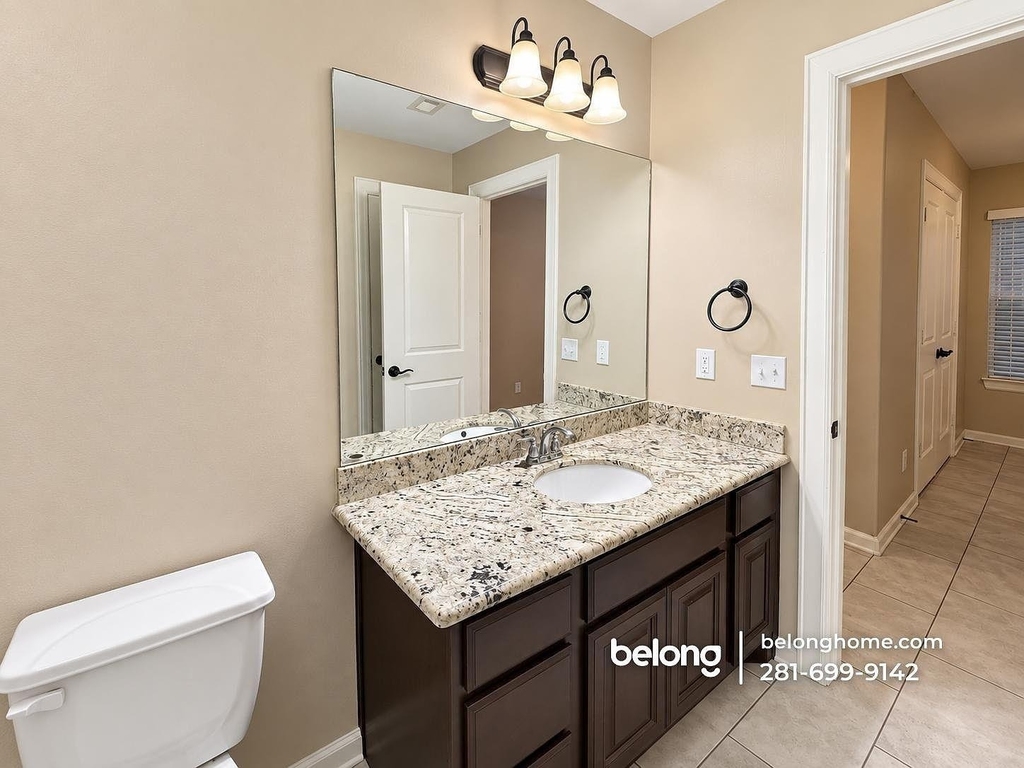 219 West 27th St - Photo 3