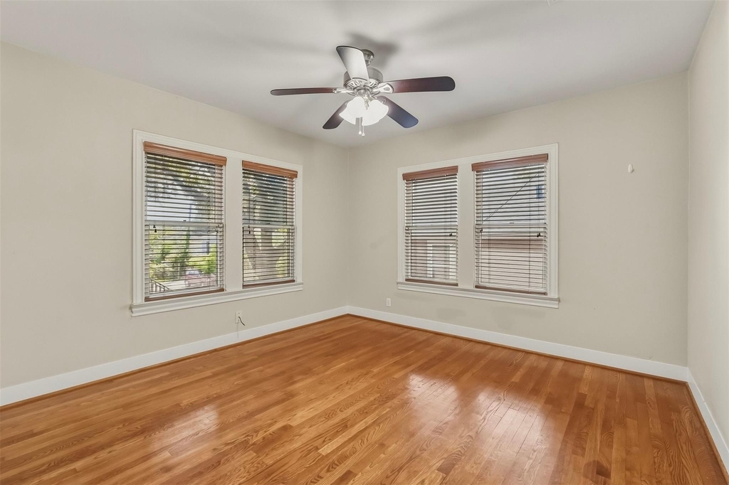 4410 Pease Street - Photo 2