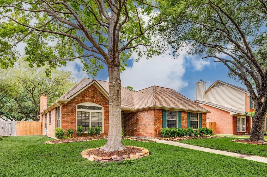 7603 Shangrila Lane - Photo 2