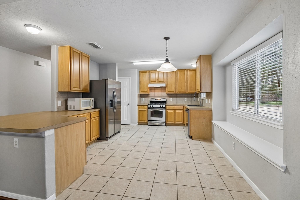15203 Green Whisper Drive - Photo 9