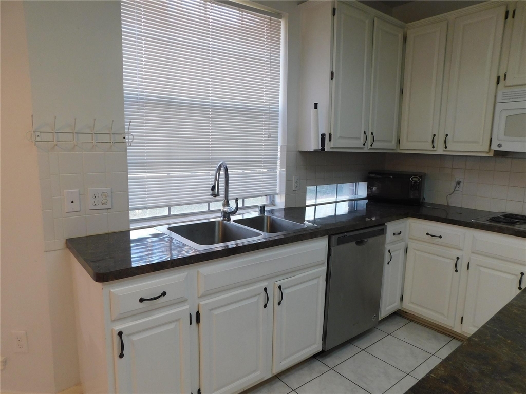 2322 Edgewood Drive - Photo 26
