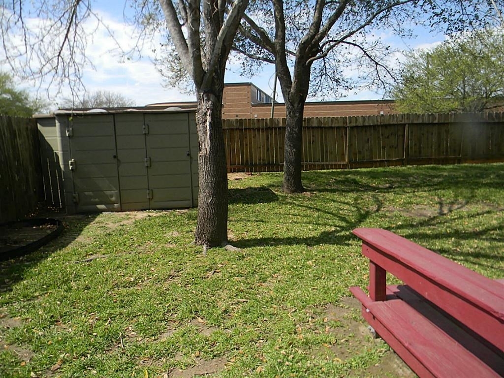 2322 Edgewood Drive - Photo 21