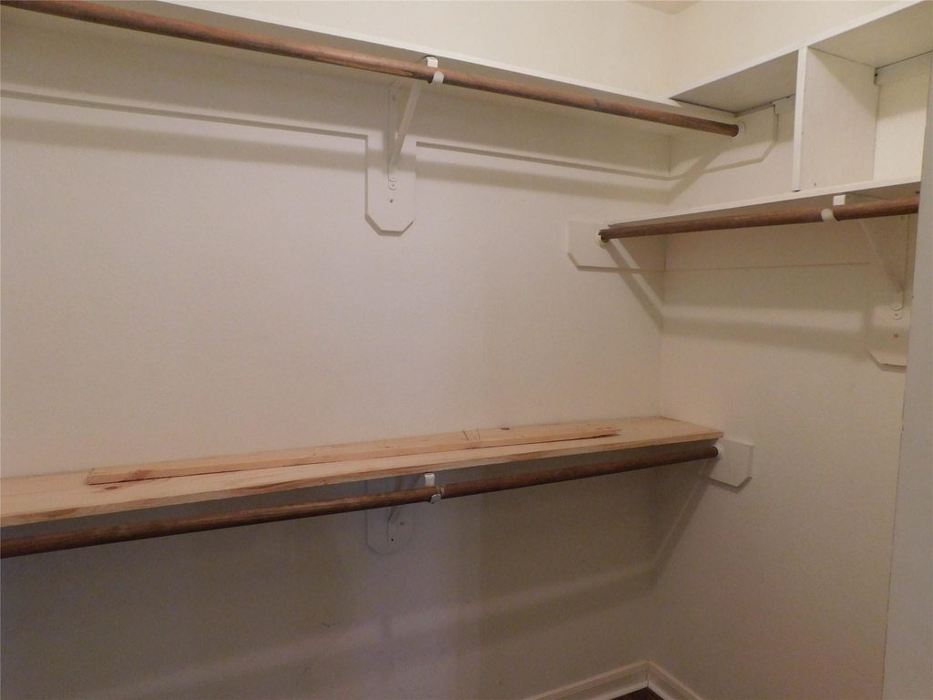 2322 Edgewood Drive - Photo 32