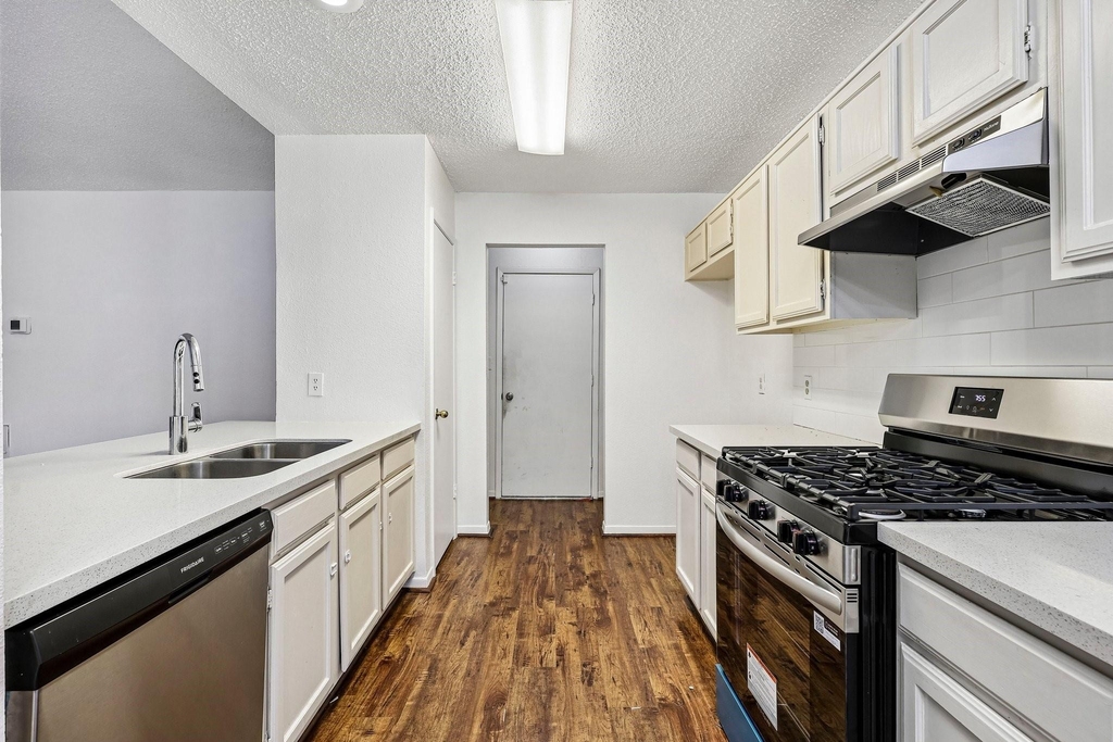 4406 Alamo Avenue - Photo 8