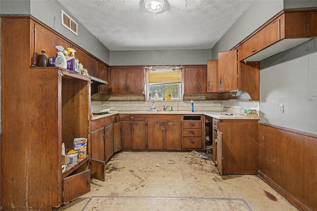 410 Ellis Avenue - Photo 8
