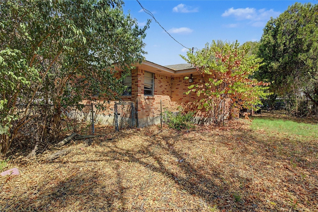 410 Ellis Avenue - Photo 5
