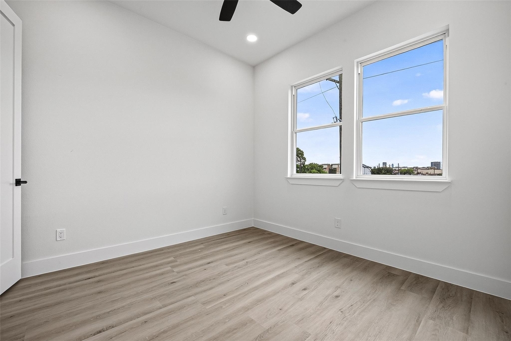 1107 Wilson St - Photo 23