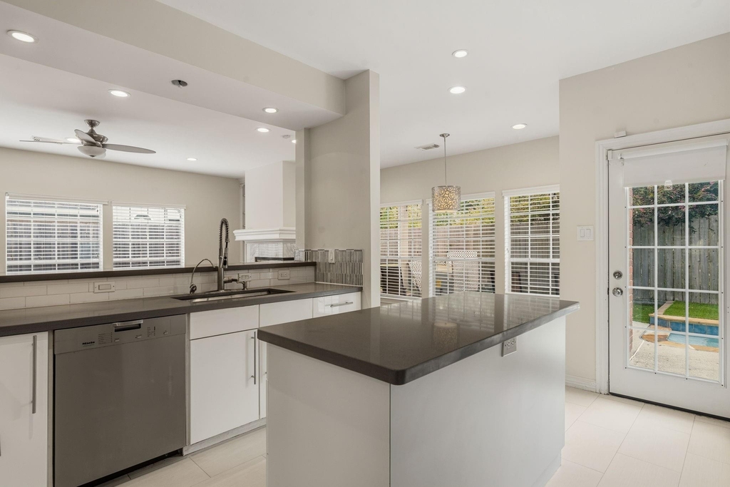 14207 Woodville Gardens Drive - Photo 26