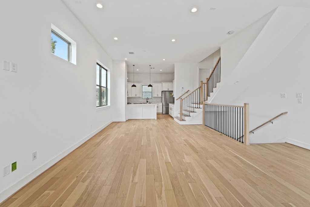 1108 Brooks Street - Photo 7
