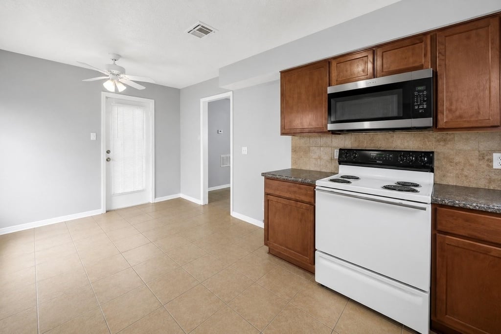 1707 Stone Lake Drive - Photo 7