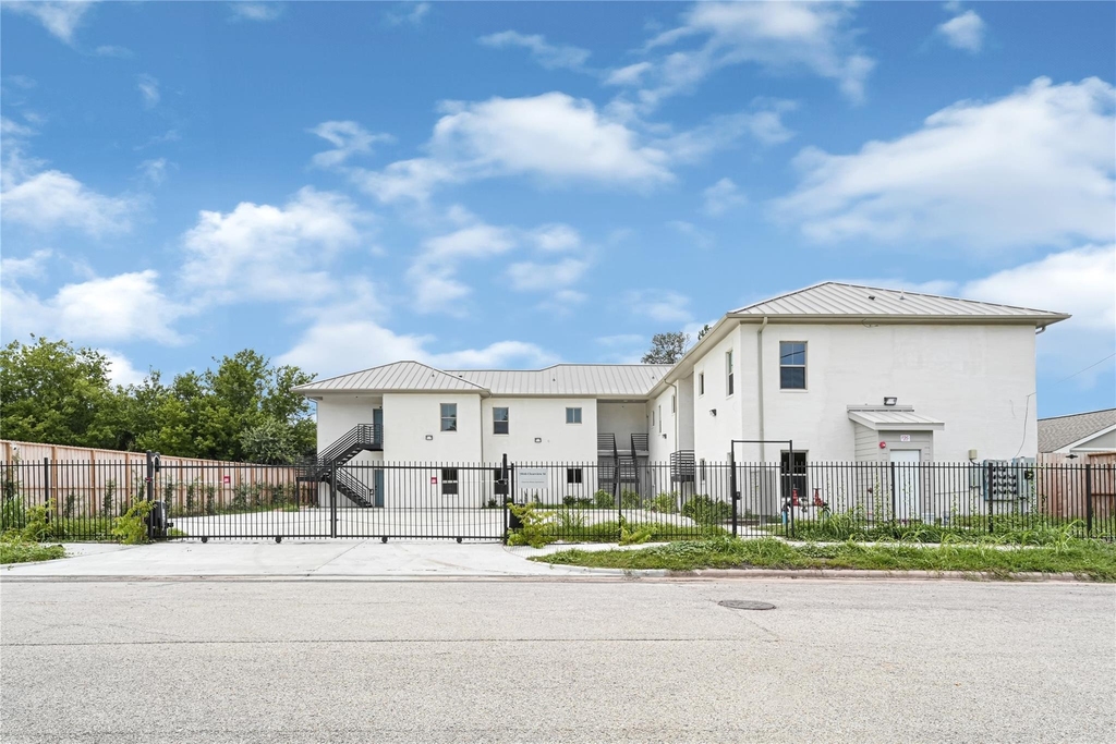 7806 Clearview St - Photo 7