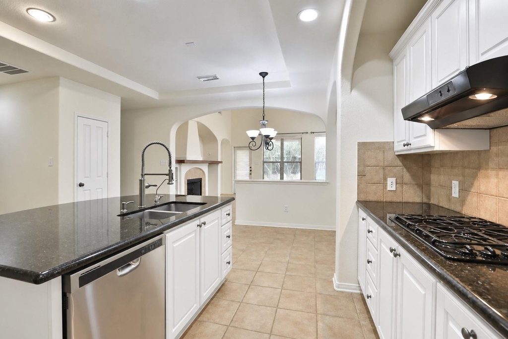 95 Douvaine Court - Photo 8