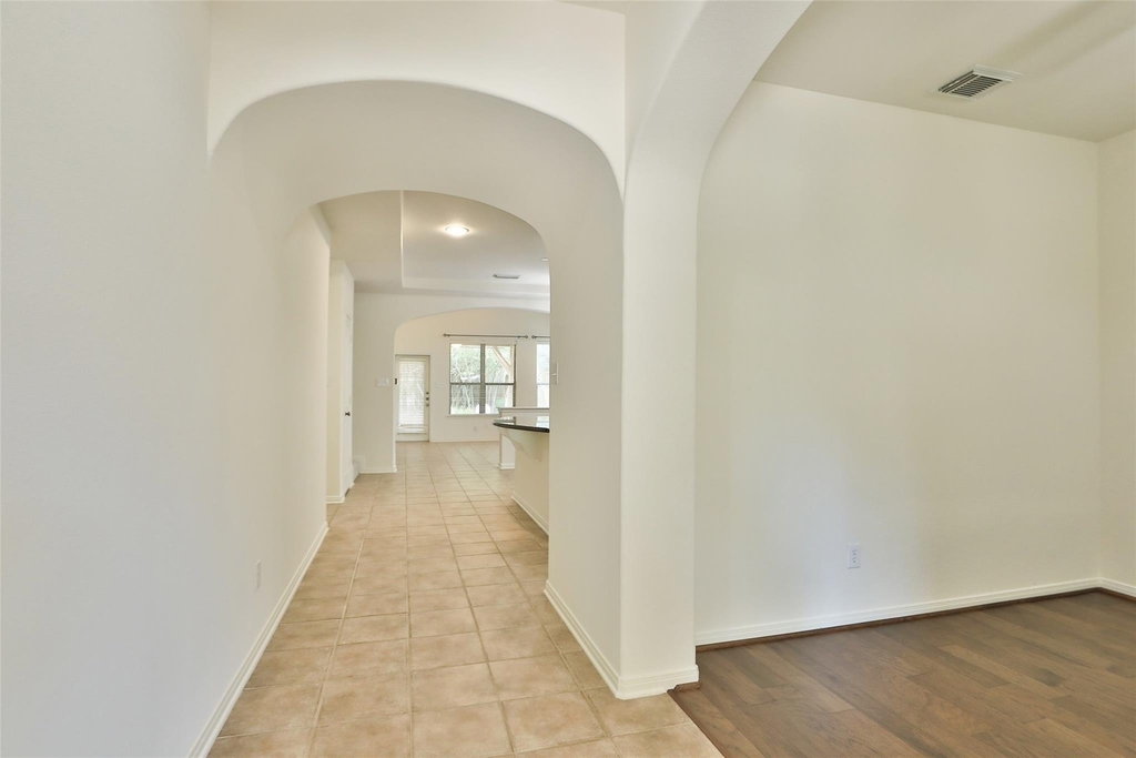 95 Douvaine Court - Photo 4