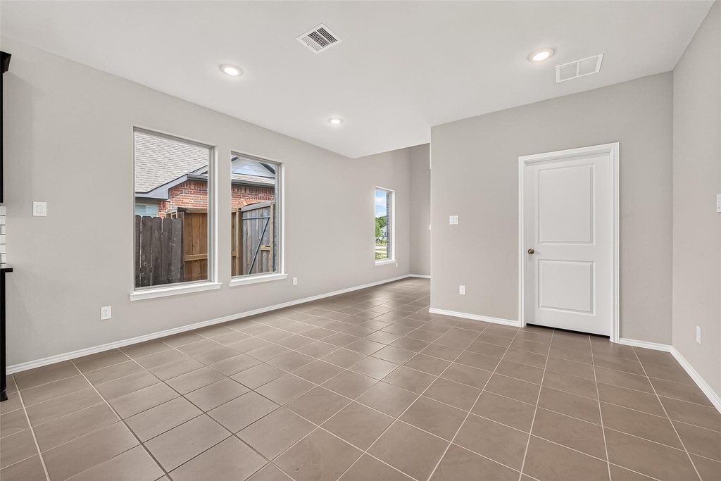 311 Violet Crown Lane - Photo 9