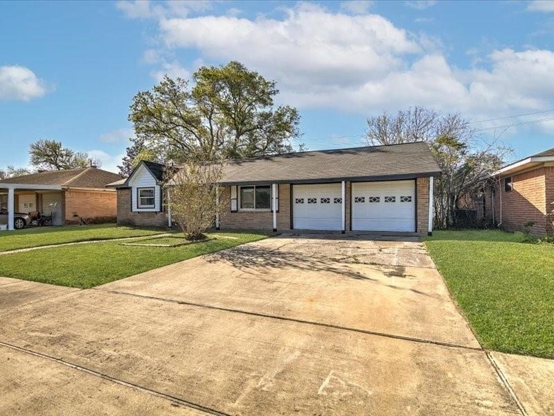 6223 Tiffany Drive - Photo 2