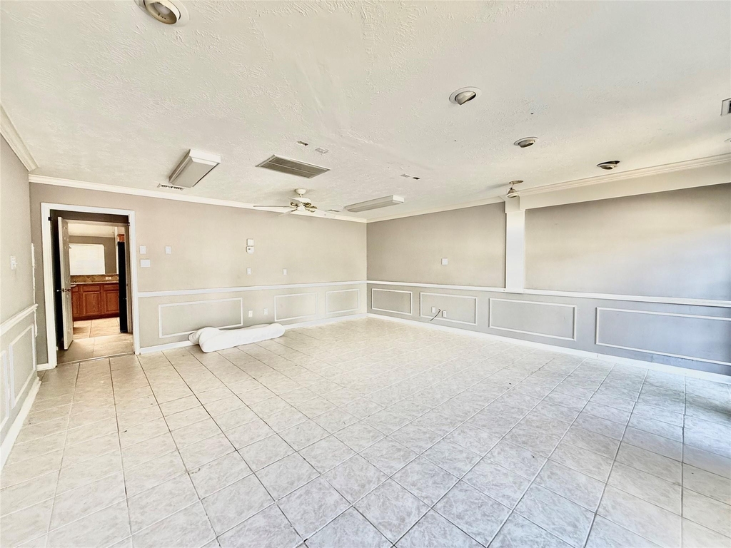 8815 Champion Springs Circle - Photo 16