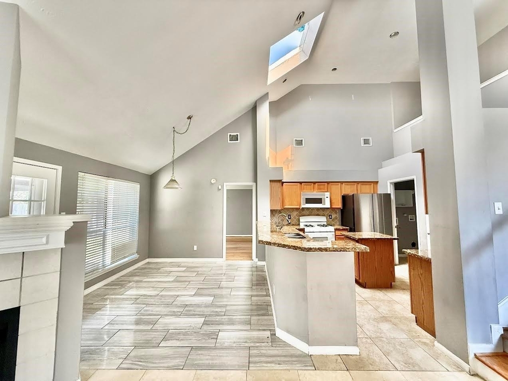 8815 Champion Springs Circle - Photo 6
