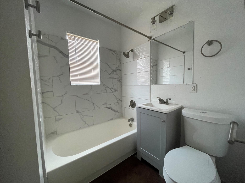 2407 Bastrop - Photo 8