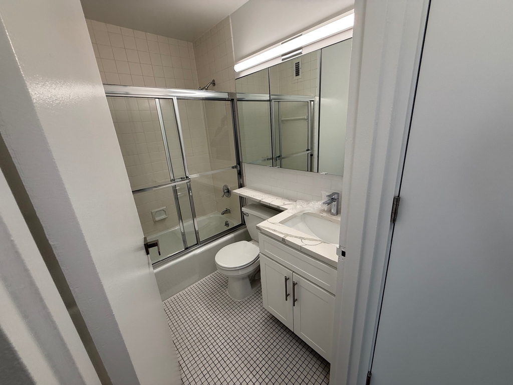 400 East 71st Street - Photo 5