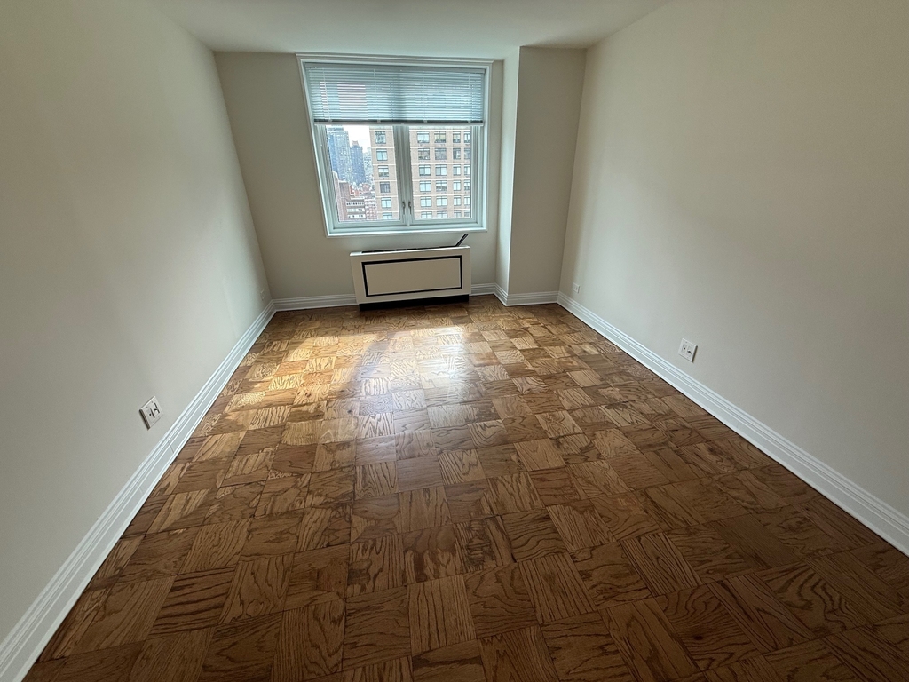 400 East 71st Street - Photo 6