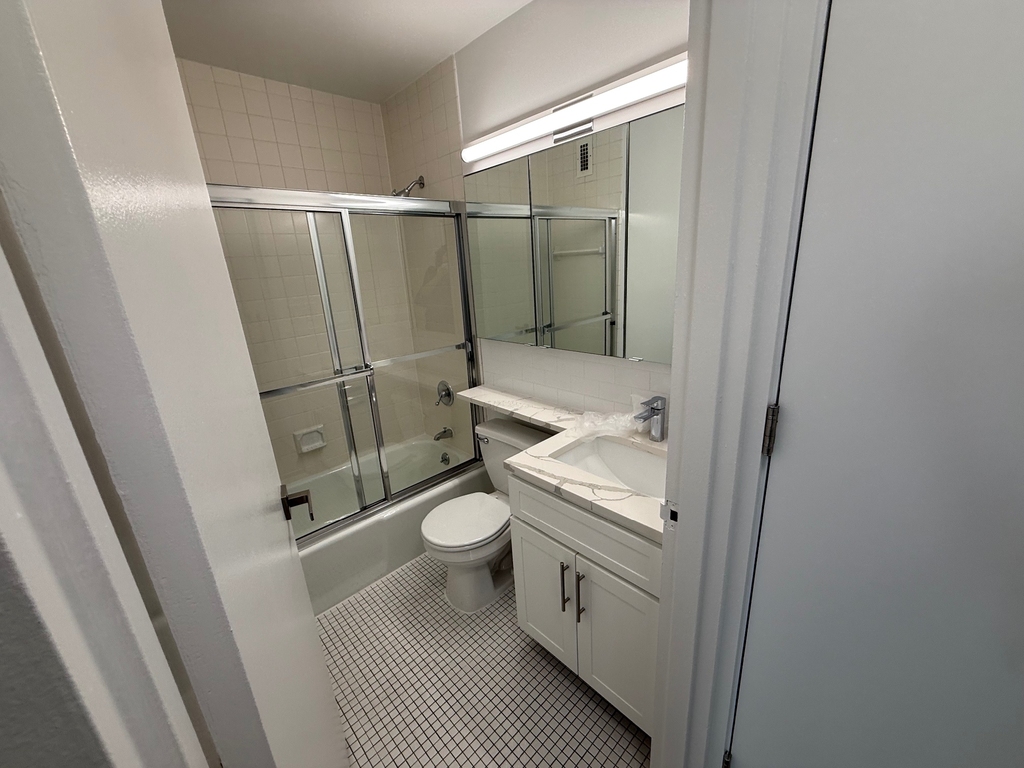 400 East 71st Street - Photo 4