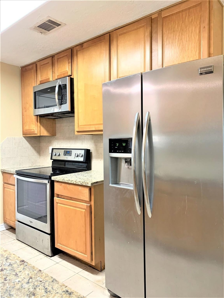 10011 Appleridge Drive - Photo 3