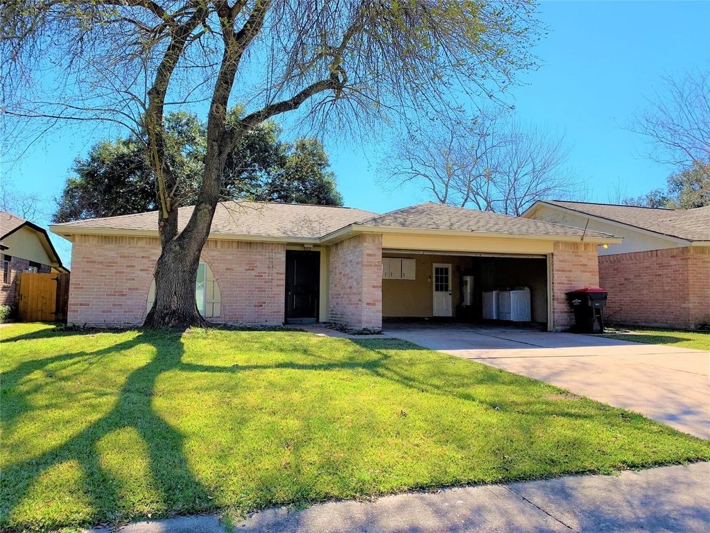 10011 Appleridge Drive - Photo 1