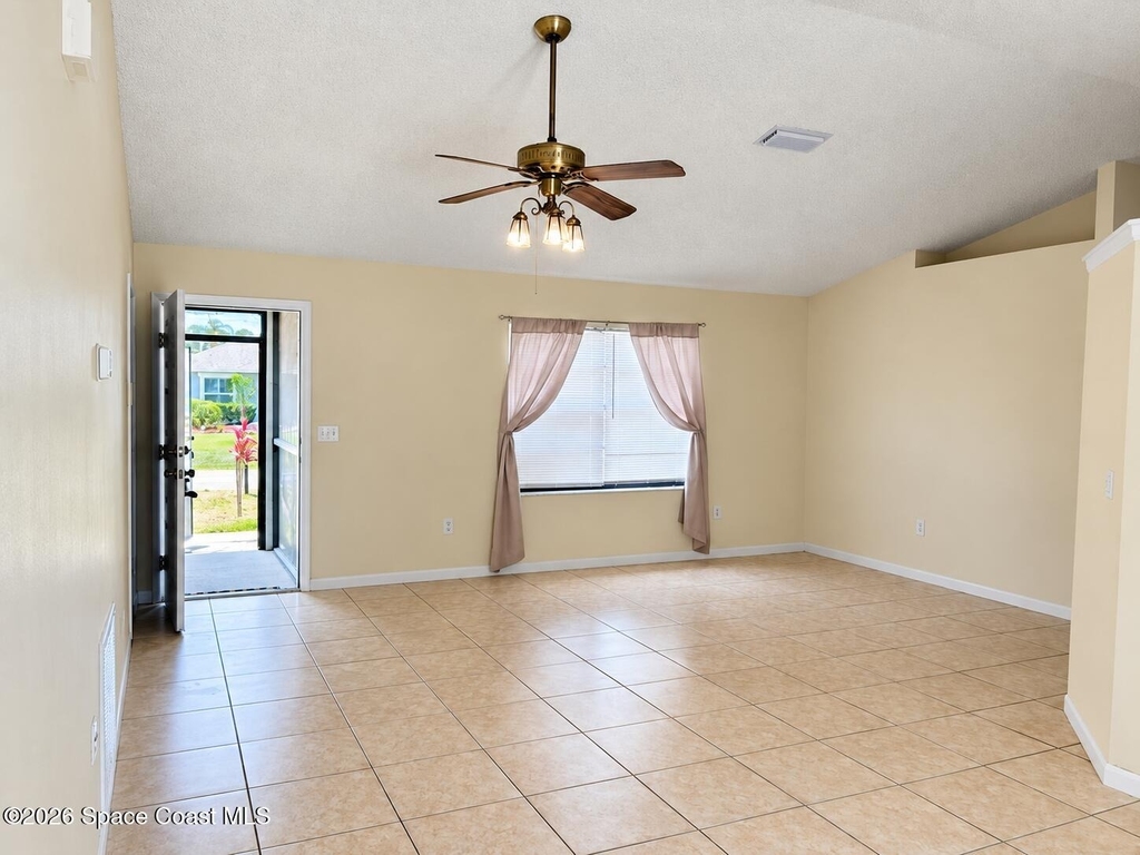 1333 Hazel Street Nw - Photo 3