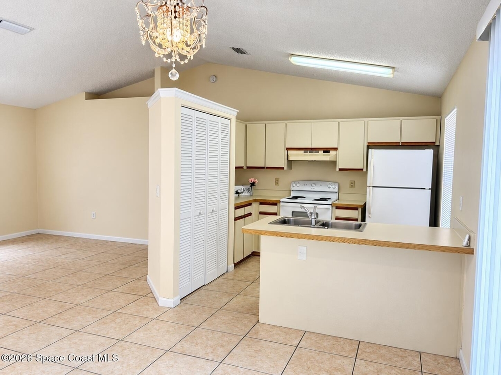 1333 Hazel Street Nw - Photo 5