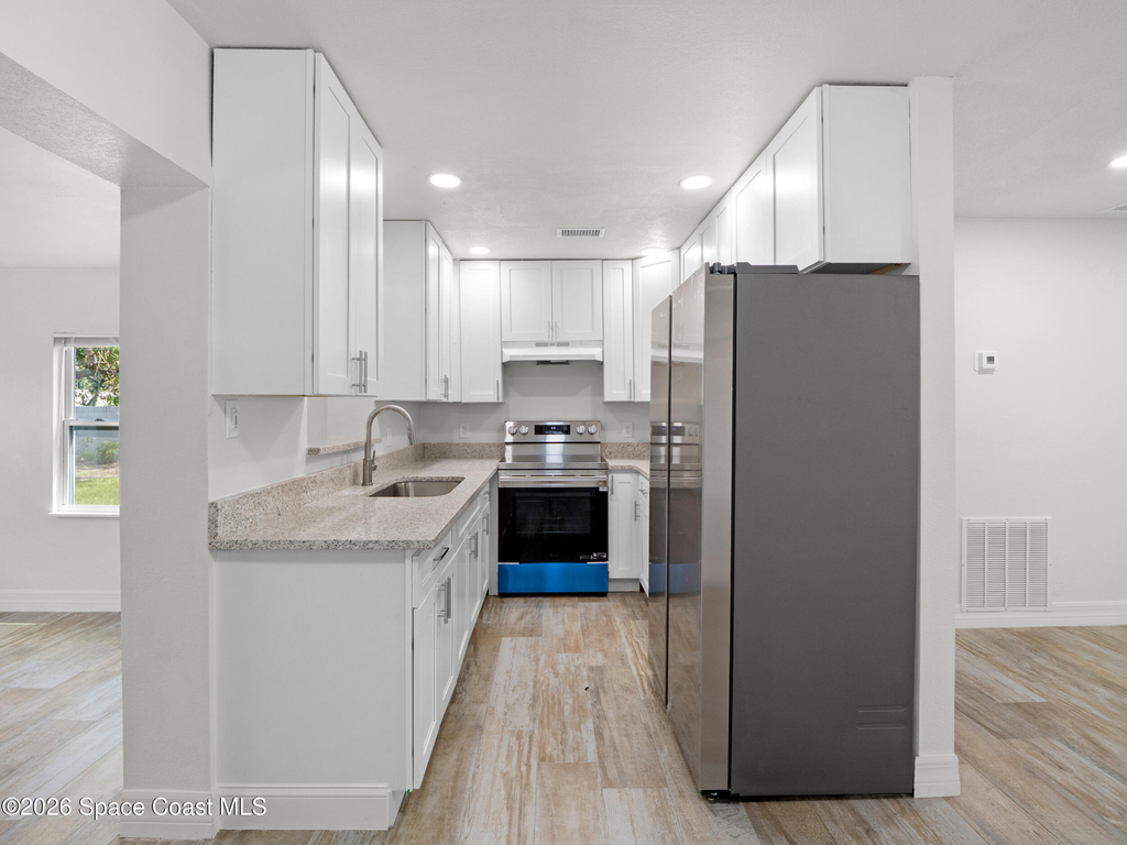 1382 Lakewood Drive - Photo 7