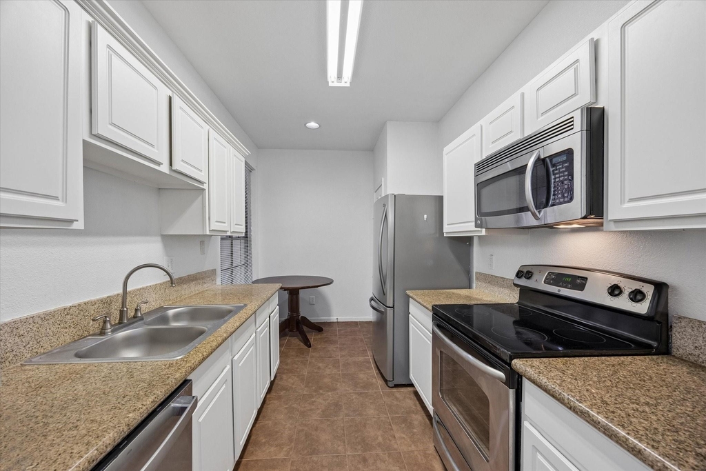 2255 Braeswood Park Drive - Photo 6